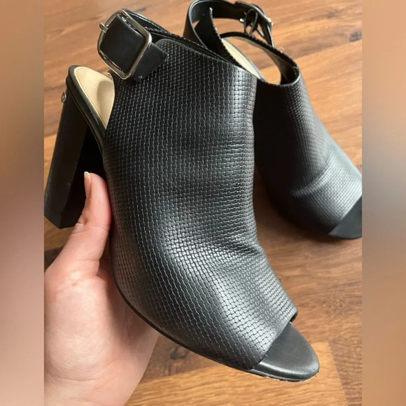 Vince Camuito Black Peep Toe Leather Heels - Picture 6 of 8